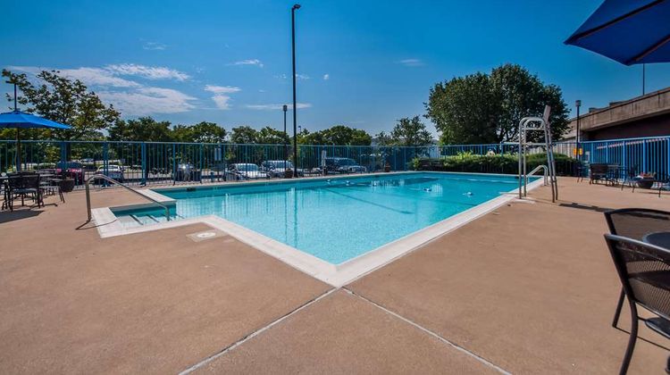 Best Western Springfield Pool