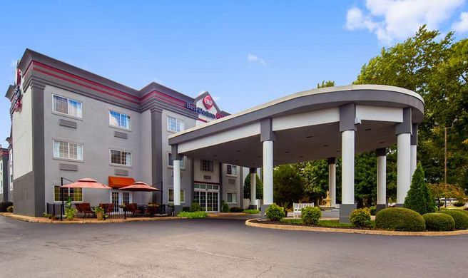 Best Western Plus Newport News Inn Exterior