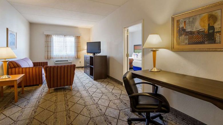 <b>Best Western Plus Newport News Inn Suite</b>. Images powered by <a href="https://iceportal.shijigroup.com/" title="IcePortal" target="_blank">IcePortal</a>.