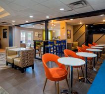 Best Western Plus Newport News Inn Lobby