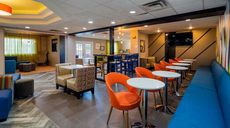<b>Best Western Plus Newport News Inn Lobby</b>. Images powered by <a href="https://iceportal.shijigroup.com/" title="IcePortal" target="_blank">IcePortal</a>.