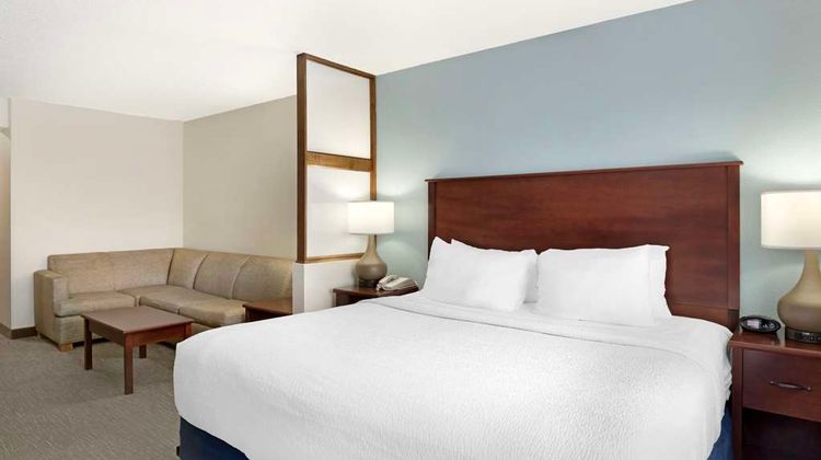 Best Western Plus Crossroads Inn & Suite Room