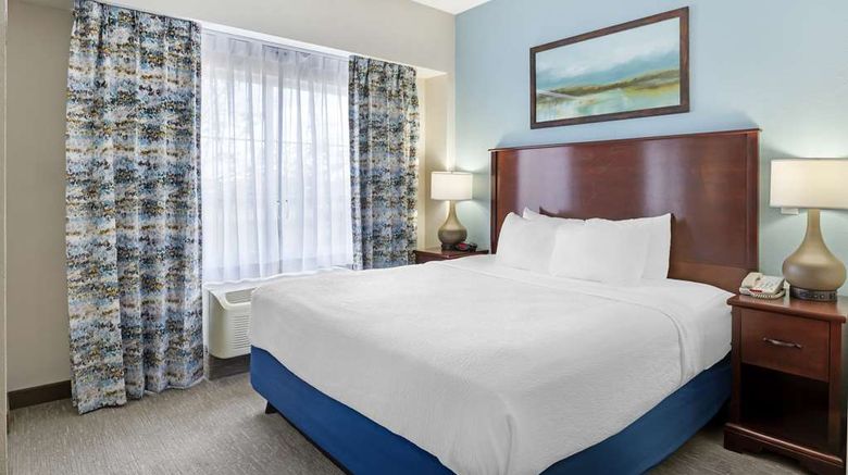 <b>Best Western Plus Crossroads Inn & Suite Room</b>. Images powered by <a href="https://iceportal.shijigroup.com/" title="IcePortal" target="_blank">IcePortal</a>.