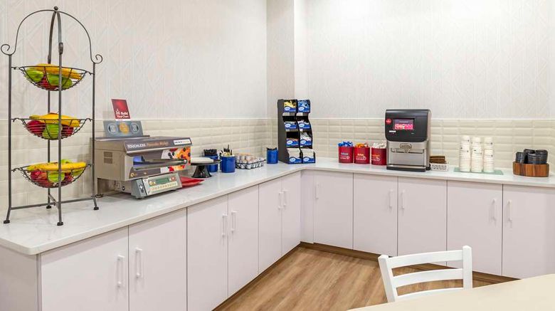 <b>Best Western Plus Crossroads Inn & Suite Restaurant</b>. Images powered by <a href="https://iceportal.shijigroup.com/" title="IcePortal" target="_blank">IcePortal</a>.