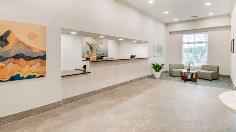 <b>Best Western Plus Crossroads Inn & Suite Lobby</b>. Images powered by <a href="https://iceportal.shijigroup.com/" title="IcePortal" target="_blank">IcePortal</a>.