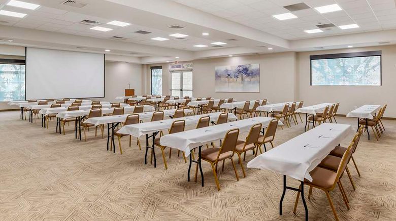 <b>Best Western Plus Crossroads Inn & Suite Meeting</b>. Images powered by <a href="https://iceportal.shijigroup.com/" title="IcePortal" target="_blank">IcePortal</a>.