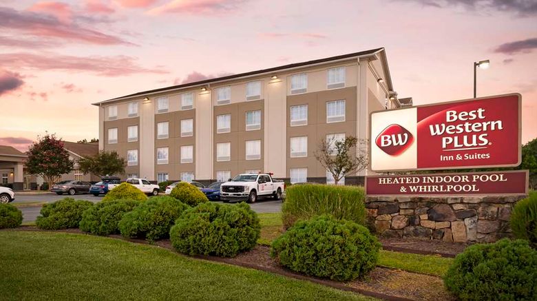 <b>Best Western Plus Crossroads Inn & Suite Exterior</b>. Images powered by <a href="https://iceportal.shijigroup.com/" title="IcePortal" target="_blank">IcePortal</a>.