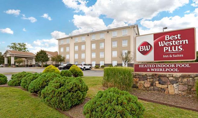 Best Western Plus Crossroads Inn & Suite Exterior