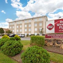 Best Western Plus Crossroads Inn & Suite