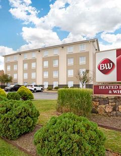 Best Western Plus Crossroads Inn & Suite