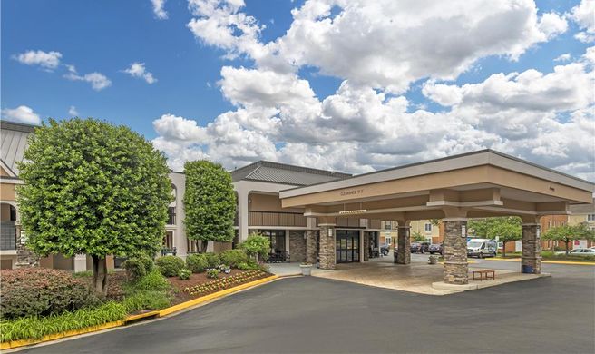 Best Western Dulles Airport Inn Exterior