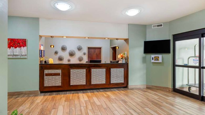 <b>Best Western Plus Hopewell Inn Lobby</b>. Images powered by <a href="https://iceportal.shijigroup.com/" title="IcePortal" target="_blank">IcePortal</a>.