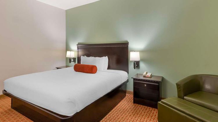 Best Western Plus Hopewell Inn Room
