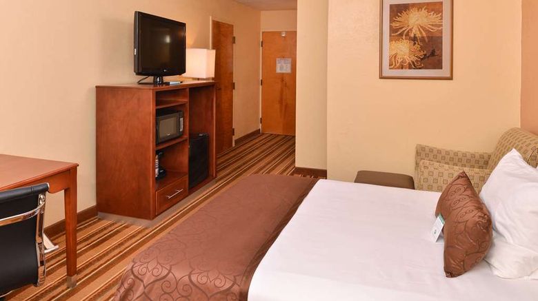 <b>Best Western Plus Richmond Airport Hotel Room</b>. Images powered by <a href="https://iceportal.shijigroup.com/" title="IcePortal" target="_blank">IcePortal</a>.