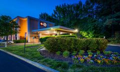 Best Western Plus Richmond Airport Hotel