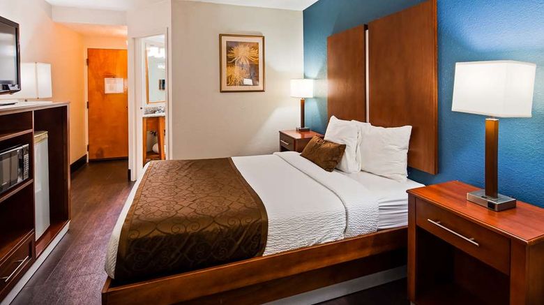 <b>Best Western Plus Richmond Airport Hotel Room</b>. Images powered by <a href="https://iceportal.shijigroup.com/" title="IcePortal" target="_blank">IcePortal</a>.
