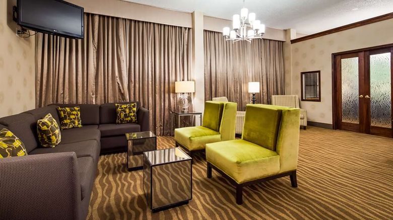 <b>Best Western Plus Richmond Airport Hotel Lobby</b>. Images powered by <a href="https://iceportal.shijigroup.com/" title="IcePortal" target="_blank">IcePortal</a>.