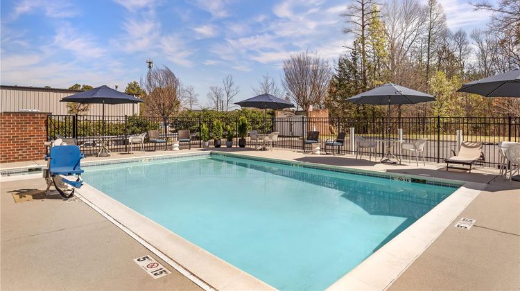 Best Western Plus Glen Allen Inn Pool