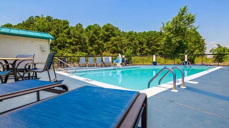 Best Western Plus South Hill Inn Pool