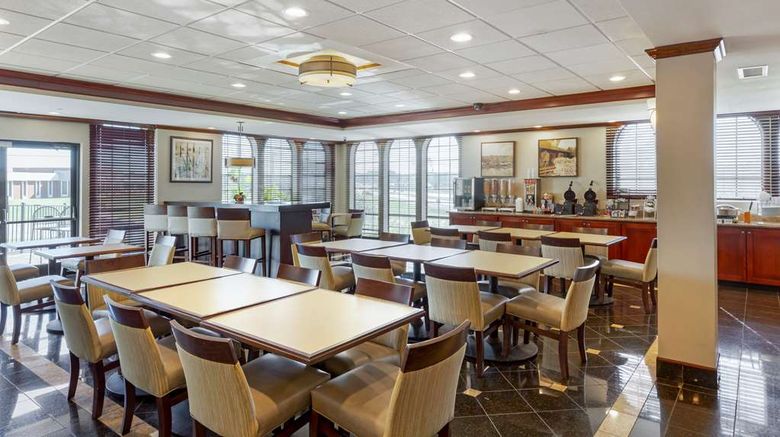 <b>Best Western Plus South Hill Inn Restaurant</b>. Images powered by <a href="https://iceportal.shijigroup.com/" title="IcePortal" target="_blank">IcePortal</a>.