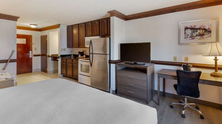 <b>Best Western Plus South Hill Inn Room</b>. Images powered by <a href="https://iceportal.shijigroup.com/" title="IcePortal" target="_blank">IcePortal</a>.
