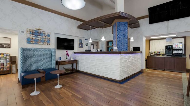 <b>Best Western Hampton Coliseum Inn Lobby</b>. Images powered by <a href="https://iceportal.shijigroup.com/" title="IcePortal" target="_blank">IcePortal</a>.