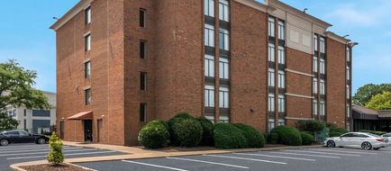 Best Western Hampton Coliseum Inn Exterior