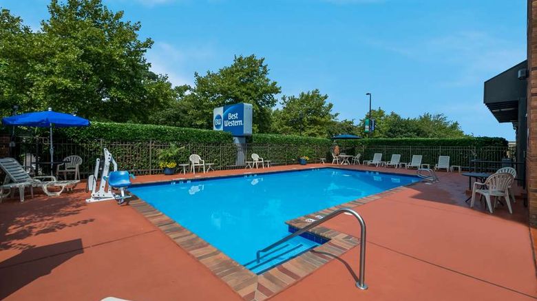 <b>Best Western Hampton Coliseum Inn Pool</b>. Images powered by <a href="https://iceportal.shijigroup.com/" title="IcePortal" target="_blank">IcePortal</a>.