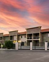 Best Western Plus Lake Front Hotel