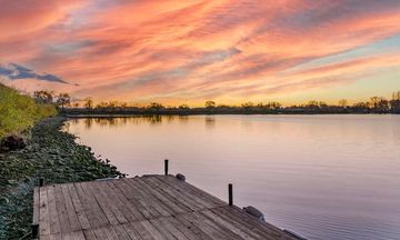 Best Western Plus Lake Front Hotel