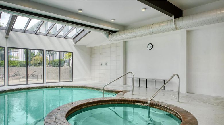 <b>Best Western Seattle Airport Pool</b>. Images powered by <a href="https://iceportal.shijigroup.com/" title="IcePortal" target="_blank">IcePortal</a>.