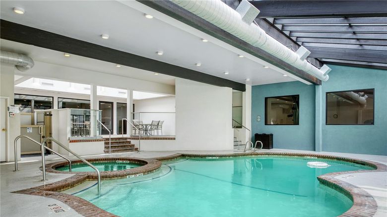 <b>Best Western Seattle Airport Pool</b>. Images powered by <a href="https://iceportal.shijigroup.com/" title="IcePortal" target="_blank">IcePortal</a>.