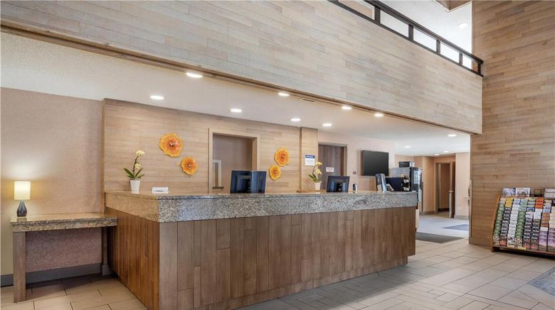 <b>Best Western Plus Harbor Plaza Conf Ctr Lobby</b>. Images powered by <a href="https://iceportal.shijigroup.com/" title="IcePortal" target="_blank">IcePortal</a>.