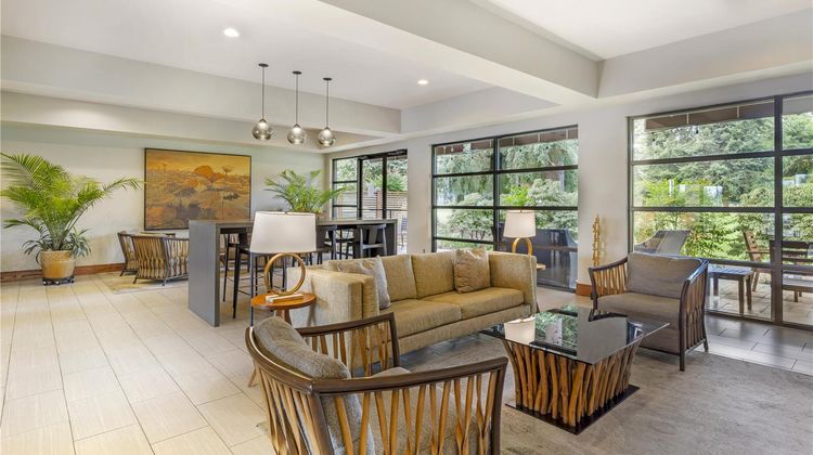 Best Western Plus Plaza by the Green Lobby