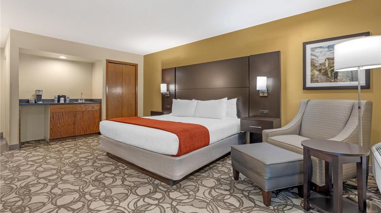 Best Western Plus Plaza by the Green Room
