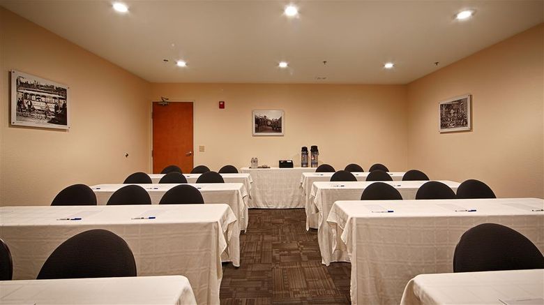 <b>Best Western Tumwater-Olympia Inn Meeting</b>. Images powered by <a href="https://iceportal.shijigroup.com/" title="IcePortal" target="_blank">IcePortal</a>.