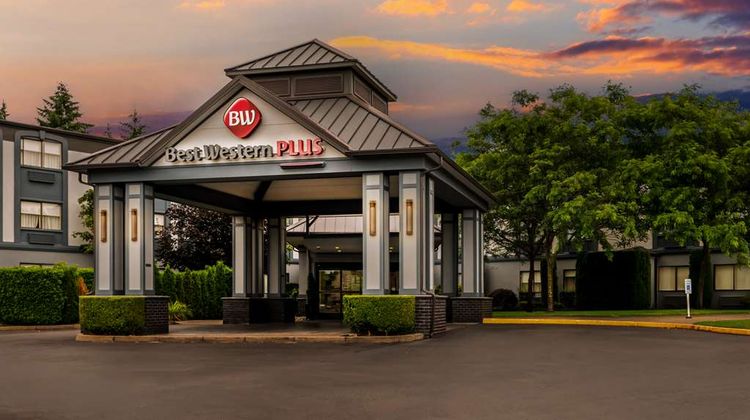 Best Western Plus Puyallup Hotel Exterior
