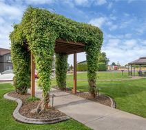 Best Western Plus Inn at Horse Heaven Exterior