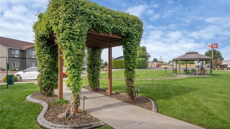 Best Western Plus Inn at Horse Heaven Exterior