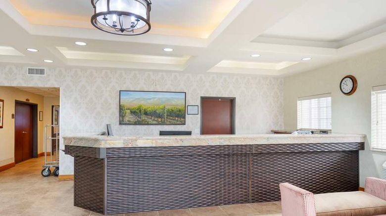 <b>Best Western Plus Walla Walla Suites Inn Lobby</b>. Images powered by <a href="https://iceportal.shijigroup.com/" title="IcePortal" target="_blank">IcePortal</a>.
