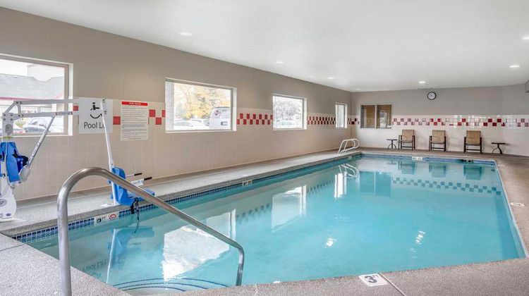Best Western Plus Peppertree Airport Inn Pool