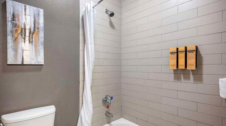 Best Western Plus Peppertree Airport Inn Room