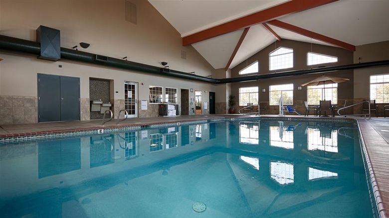 <b>Best Western Plus Kennewick Inn Pool</b>. Images powered by <a href="https://iceportal.shijigroup.com/" title="IcePortal" target="_blank">IcePortal</a>.
