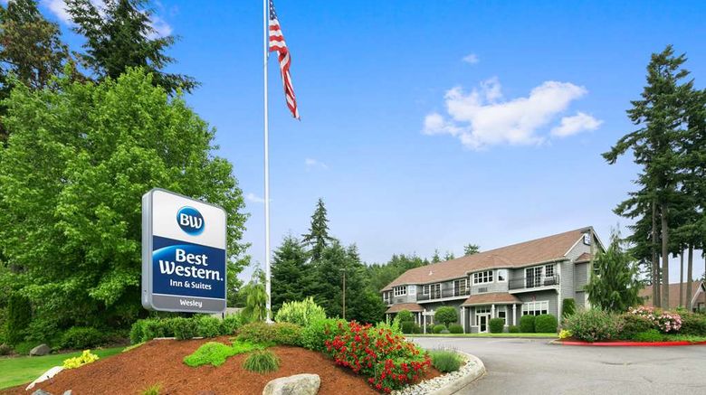 <b>Best Western Wesley Inn & Suites Exterior</b>. Images powered by <a href="https://iceportal.shijigroup.com/" title="IcePortal" target="_blank">IcePortal</a>.