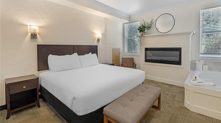 Best Western Wesley Inn & Suites Room