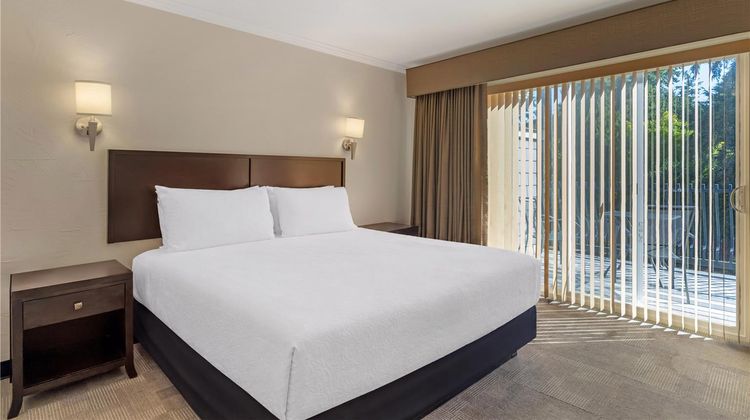 Best Western Wesley Inn & Suites Room
