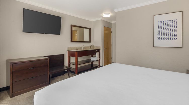 Best Western Wesley Inn & Suites Room