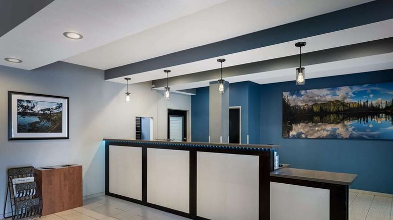 <b>Best Western Plus Peppertree Auburn Inn Lobby</b>. Images powered by <a href="https://iceportal.shijigroup.com/" title="IcePortal" target="_blank">IcePortal</a>.