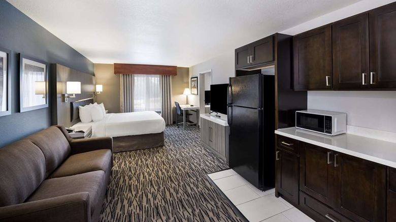 <b>Best Western Plus Peppertree Auburn Inn Suite</b>. Images powered by <a href="https://iceportal.shijigroup.com/" title="IcePortal" target="_blank">IcePortal</a>.