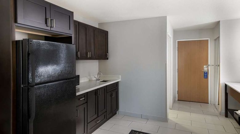 <b>Best Western Plus Peppertree Auburn Inn Suite</b>. Images powered by <a href="https://iceportal.shijigroup.com/" title="IcePortal" target="_blank">IcePortal</a>.